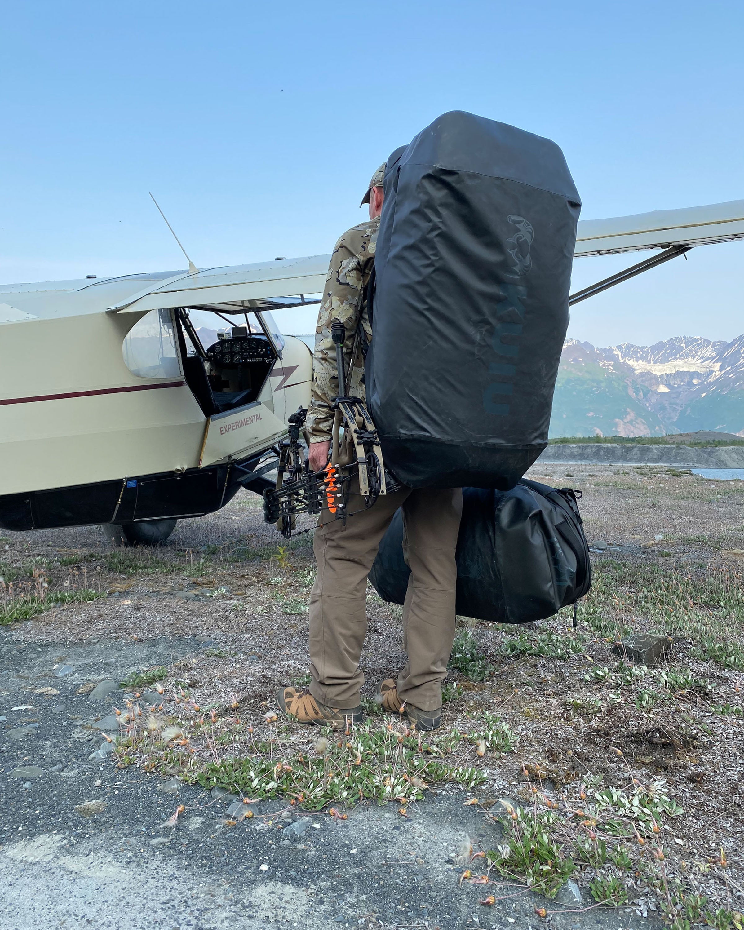 Waypoint 10400 Duffel | Black - Image 12