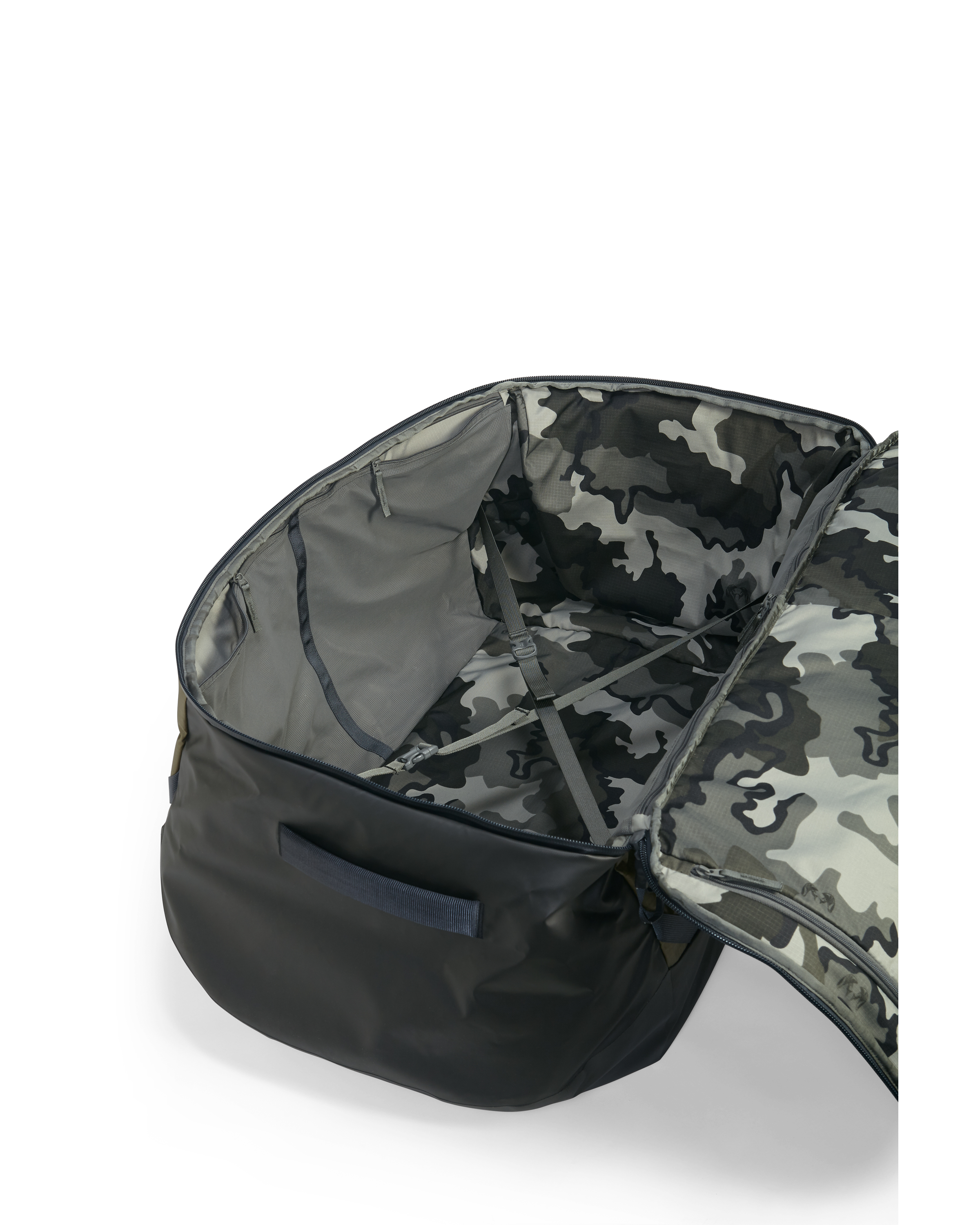 Waypoint 10400 Duffel | Black - Image 9