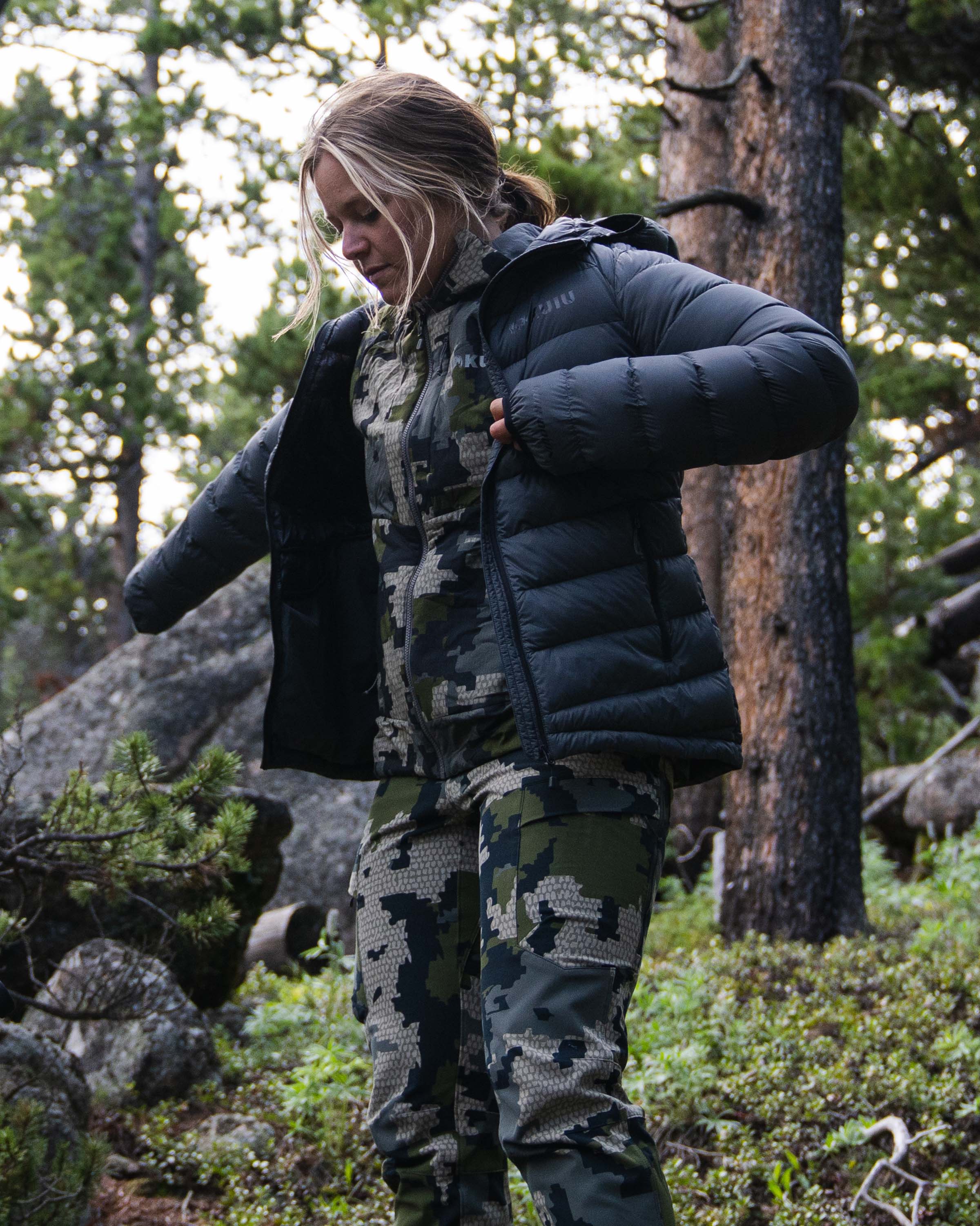 Outlet Women's Super Down LT Hooded Jacket | Gunmetal - Image 6