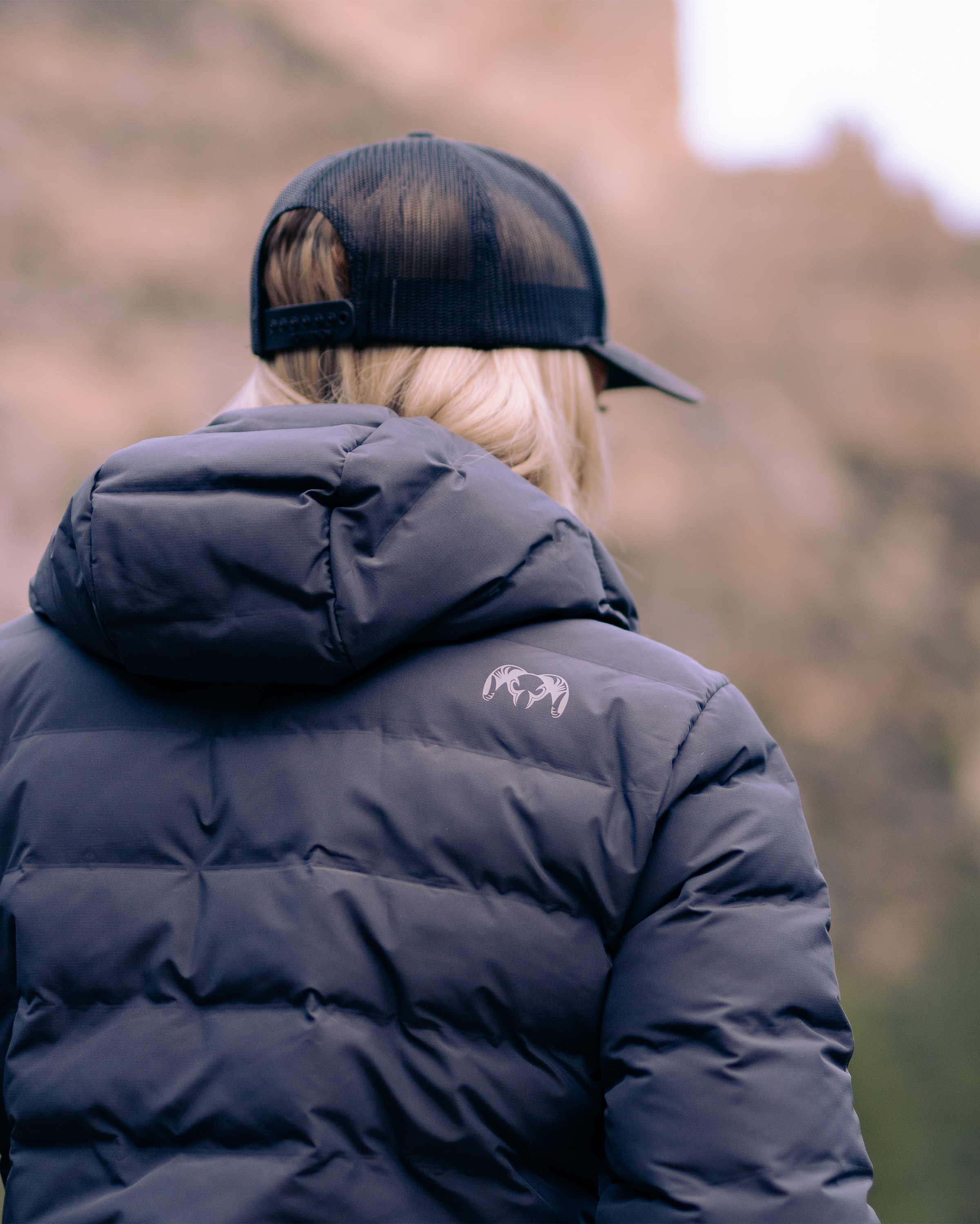 Women's Elements Hooded Jacket | Carbon - Image 6